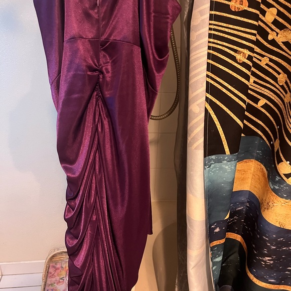 Woman’s dress size 4 - Picture 2 of 5